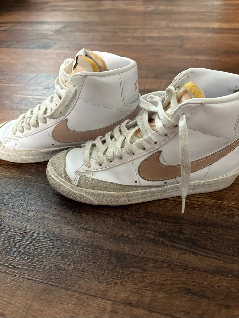 Nike Women's High-Top Sneakers in White and Pink